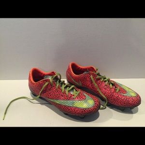 SOLD. Nike Mercurial Veloce II SG-women’s